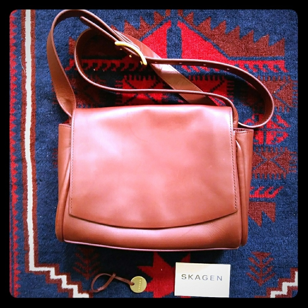 SKAGEN Sylvi flap crossbody in red